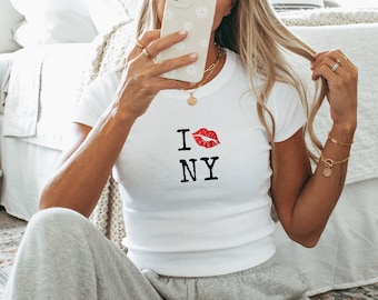 Camiseta de bebé Downtown Girl / Me encanta NYC Crop Top / Y2K Grunge / Estética coqueta / Regalo para ella / Regalo de hermana mejor amiga