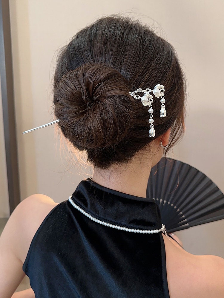 New Chinese style iris flower lily of the valley hairpin women simple  modern pearl flower tassel hairpin hairpin