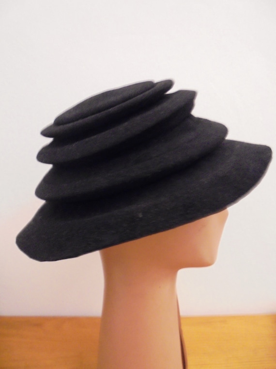 very special black felt hat from the 20s, 30s, 40… - image 1