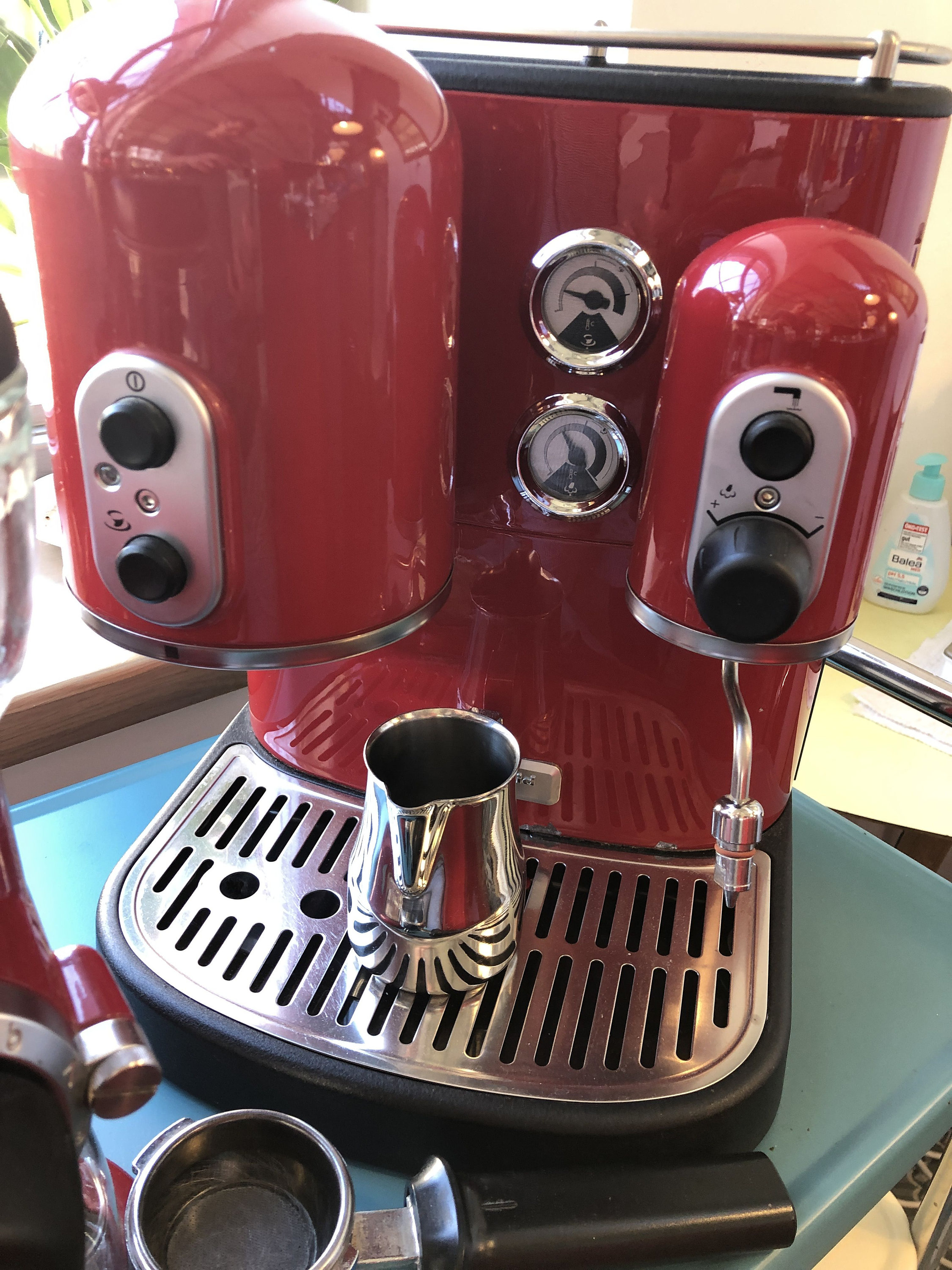 Operating the KitchenAid Pro Line Espresso Maker 