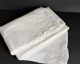 Vintage White Cotton Tablecloth with Battenberg Lace Trim and 4 Napkins | Victorian Style Curtain or Bed Coverlet