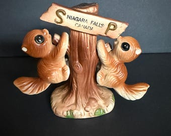 Vintage Squirrel Salt & Pepper Shakers Hanging on Tree Trunk | Niagra Falls Canada Souvenir | Woodland Theme Dining