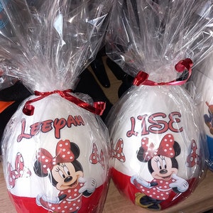 Oeuf de pâques personnalisé Avec chocolats Minnie