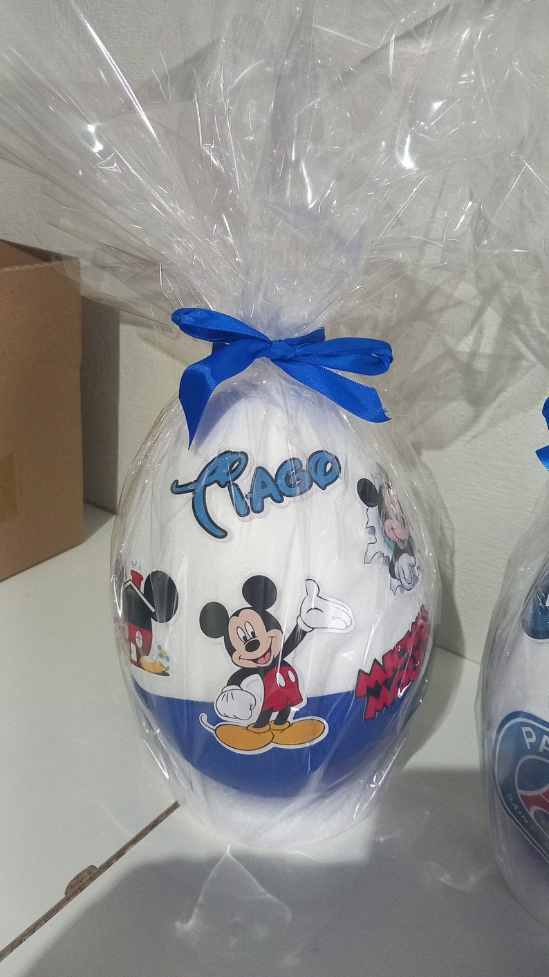 Oeuf de pâques personnalisé Avec chocolats Mickey