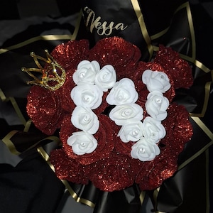 ramo de 12 rosas eternas carta personalizada