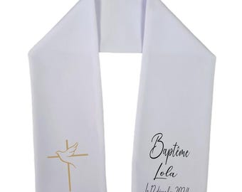May include: White fabric scarf with a gold dove and cross design. The text "Bapteme Lola Le 12 decembre 2024" is printed in black.