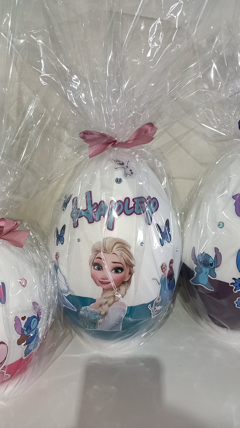 Oeuf de pâques personnalisé Avec chocolats Reine des neiges