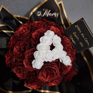 bouquet de 12 ou 20 roses éternelle personnalisé lettre , amoureux , mamie , maman , anniversaire