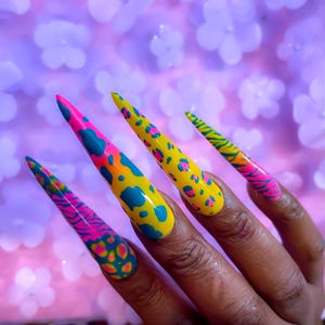 Neon Safari – Hand-Painted Press On Nails