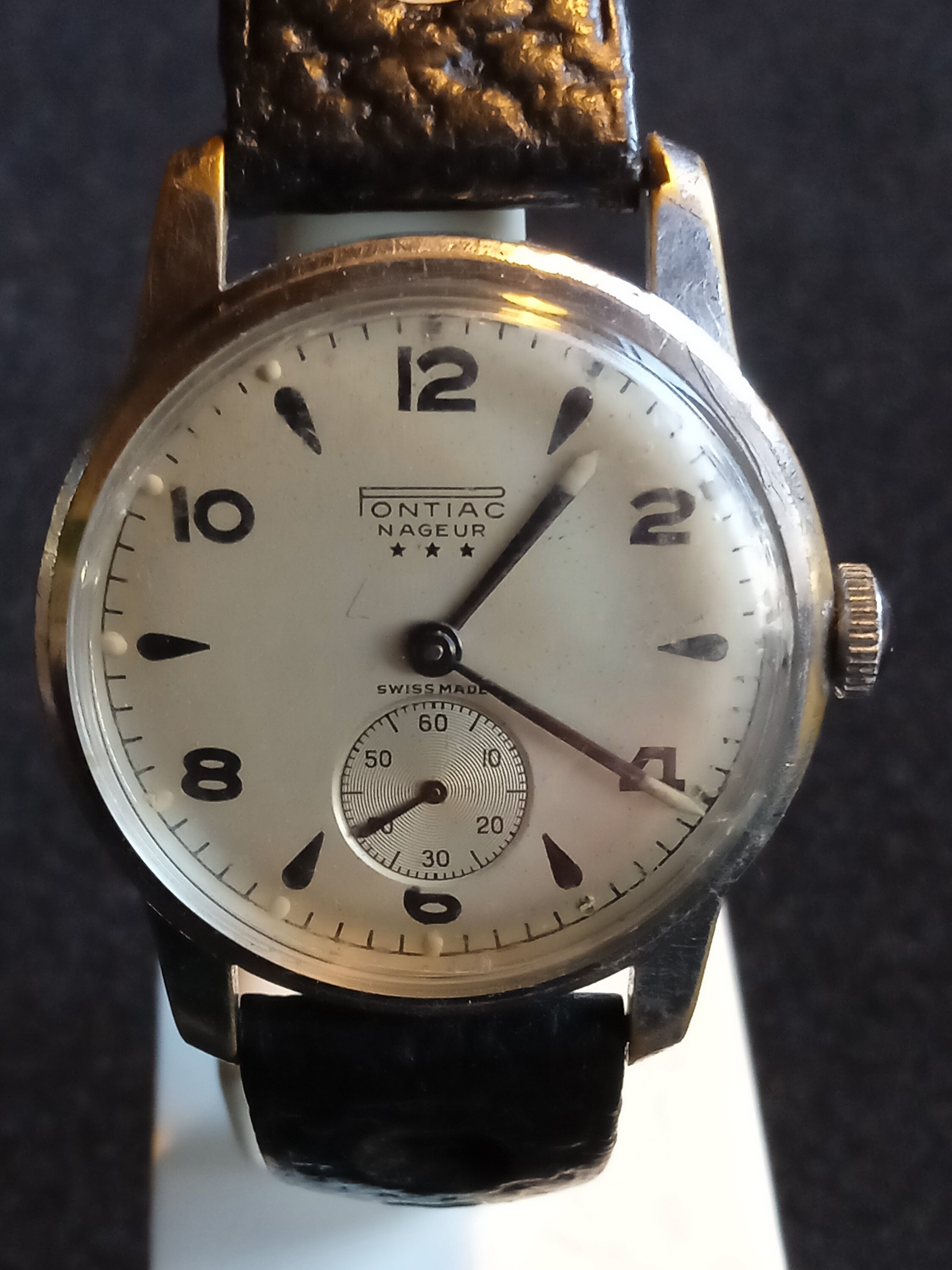 Pontiac nageur watch top