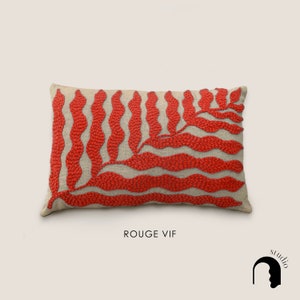 Coussin punch needle FOLIA rouge vif