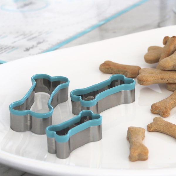 Simply Unleashed Bone Shaped  Cookie Cutters Set of 3 for Homemade Dog Treats and Biscuits