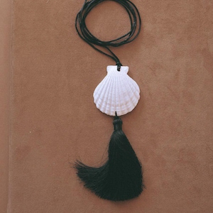 Seashell Necklace, Natural Shell Pendant on silk cord with tassel, clam necklace, large shell necklace, Summer Necklace, Mermaid core gift