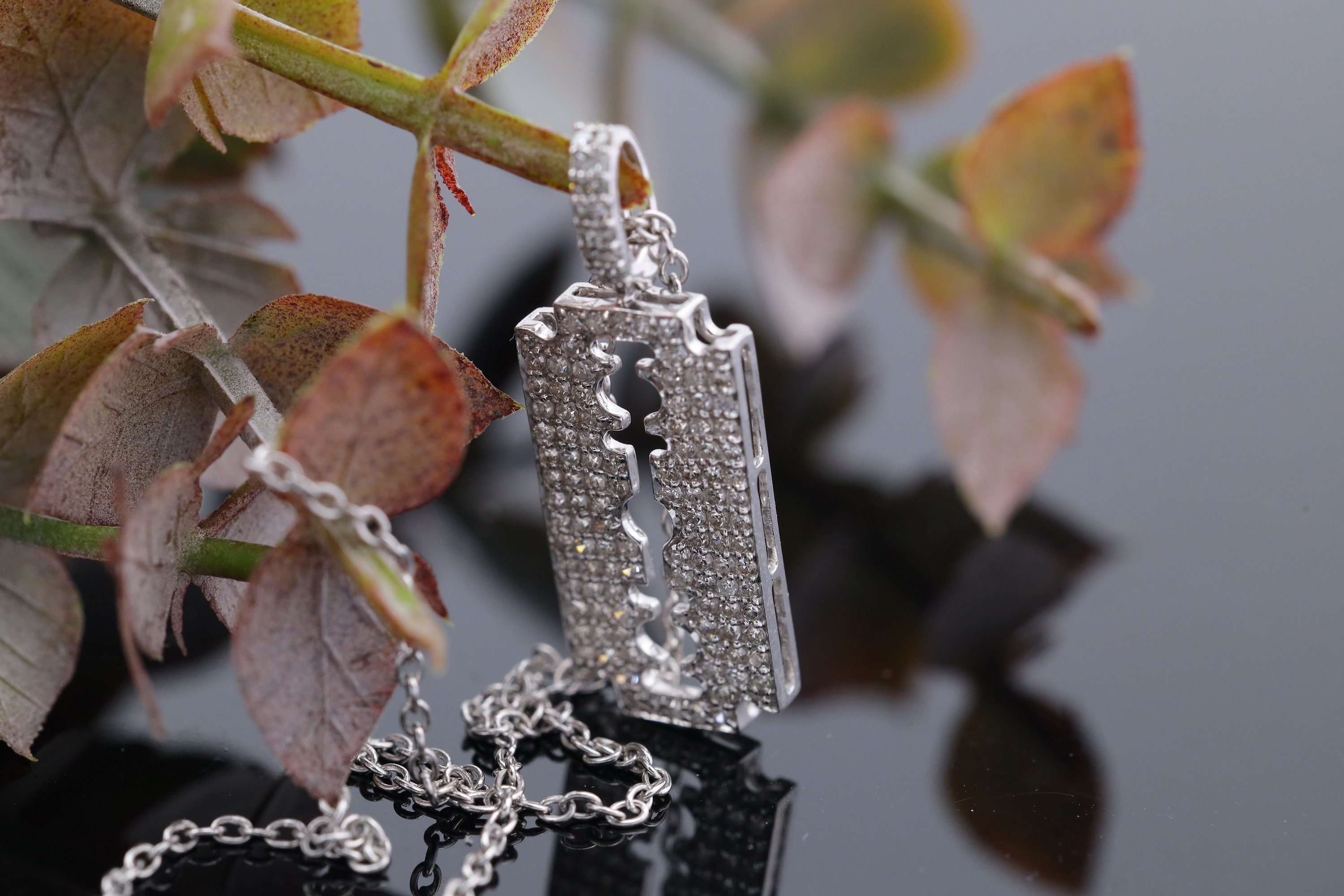 0.5 Cttw Round Cut Natural Diamond Silver and Gold Pendant 0.5 Cttw Round Cut Natural Diamond Silver and Gold Pendant