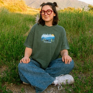Blue Ridge Mountains Unisex Comfort Farben T-Shirt, Wandershirt, Geschenk für Wanderer & Granola Girls, Camping Shirt, Vintage Style