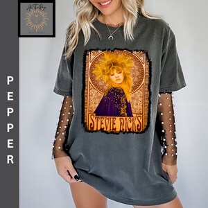 Stevie Nicks Gold and Purple Vintage  Inspired Comfort Colors Tee, Oversized Tee, Fleetwood Mac Graphic Tee,Women's Graphic Tee Stevie Nicks