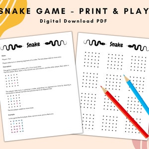 Può includere: Tavolo da gioco stampabile per un gioco del serpente. Il tabellone di gioco è bianco e nero con una griglia di punti. Le istruzioni del gioco si trovano sul lato sinistro del tabellone. Le istruzioni includono le regole, la descrizione e un esempio di come giocare al gioco. Il gioco è per due giocatori. Il tabellone di gioco è progettato per essere stampato e giocato. Il gioco si chiama "Snake Game - Print & Play".