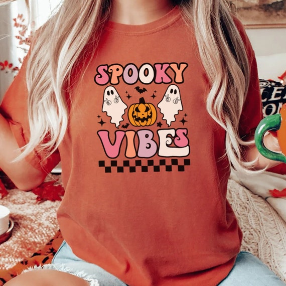 Vintage Halloween Shirt / Spooky Vibes Tshirt, Comfort Colors, Vintage Ghost Halloween Shirt, Ghost Shirt, Halloween Gift, Mum Gift
