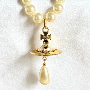 Vivienne Westwood perla de oro 3D Orb gargantilla collar Regalo para ella imagen 6