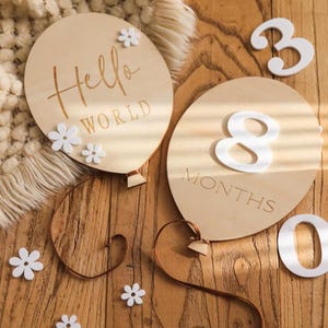 Cartes d'étape en bois pour bébé, conception de ballons, accessoires photo pour la photographie de nouveau-né, cadeaux de baby shower, 2 pièces, cadeaux de naissance en bois pour bébé nouveau-né