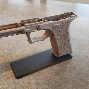 Universal gun stand