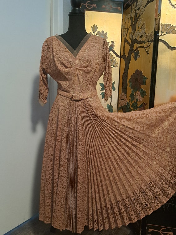 1950' Lace Vintage Dresd - image 1