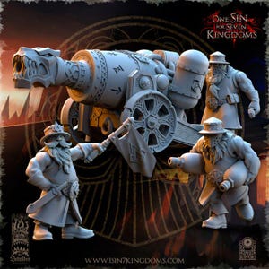 Puede incluir: Detallada escena en miniatura gris con un gran cañón con hocico de dragón, flanqueado por tres figuras enanas con abrigos y sombreros. Una figura sostiene una bandera. El texto "ONE SIN FOR SEVEN KINGDOMS" es visible.