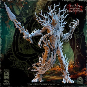 Puede incluir: Figura de fantasía detallada, de color claro, de un humanoide con forma de árbol que sostiene una espada. La figura tiene una apariencia texturizada, similar a la corteza, con intrincados detalles en forma de ramas. La figura es de la serie "One Sin for Seven Kingdoms".
