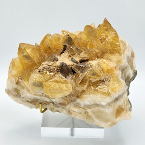 UNIQUE CALCITE CLUSTER