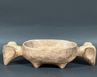 Philippinische Ifugao Tribal Art geschnitztes Schwein Binabbuy Holzschale Cordillera Philippinen Ende 19tes Jahrhundert