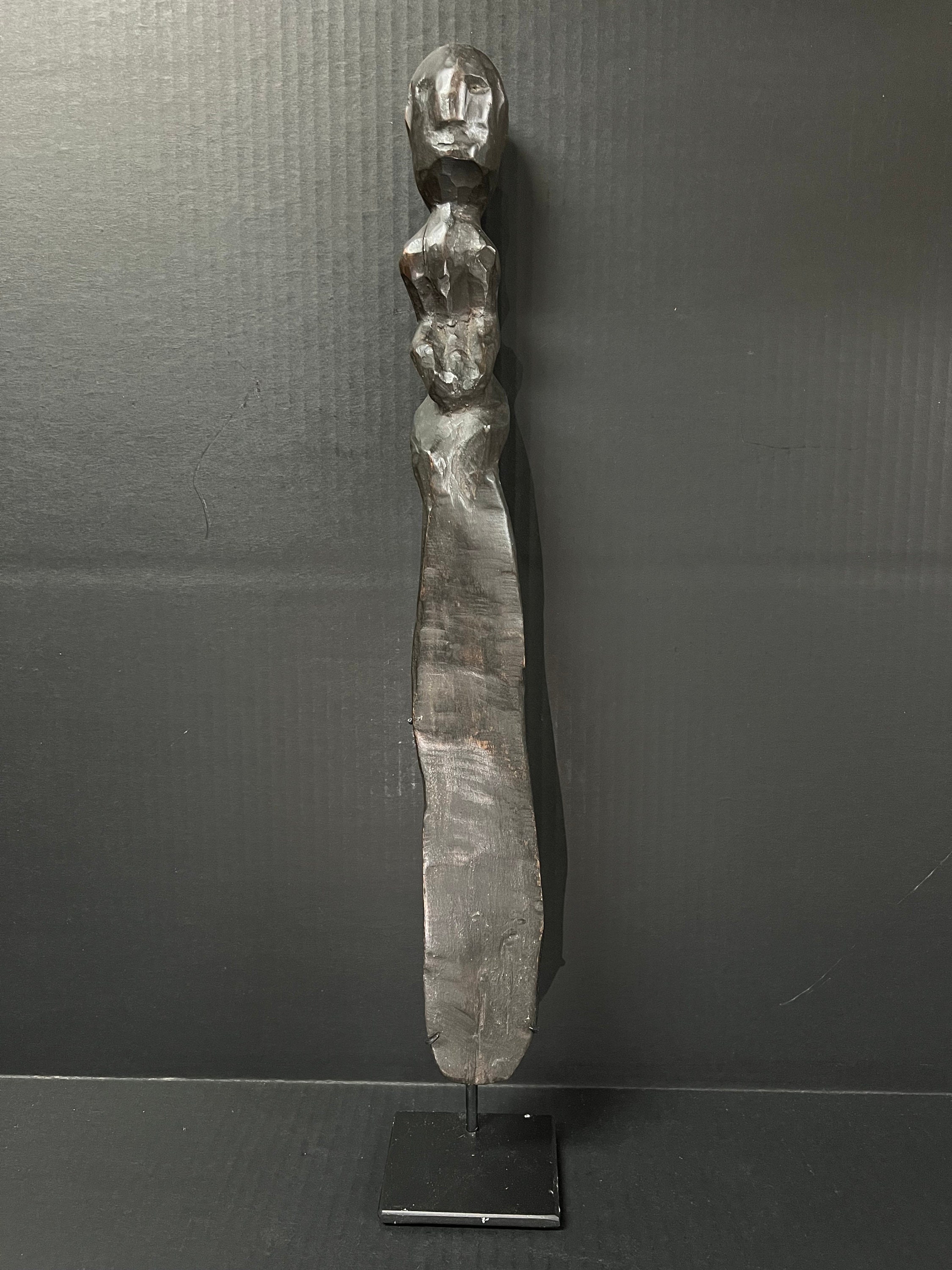Filipińska Ifugao Tribal Art Drewniana figuralna szpatułka z metalową podstawą #B76