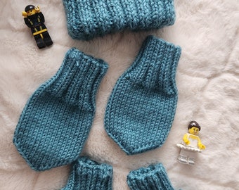 Handgestrickte Baby/Kinder Mütze mit Passenden Socken und Handschuhen - Pompom - Baby Shower - 0-3 Monate - TEAL