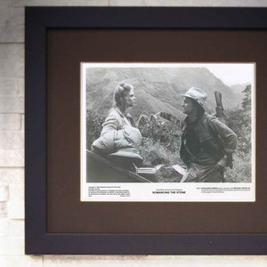 Romancing the Stone, Kathleen Turner & Michael Douglas | Original Glossy 8x10 Movie Still
