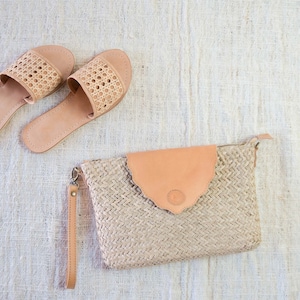Portefeuille pour femme en jonc de mer naturel avec cuir de vachette, sac à main décontracté parfait pour un mariage, cadeau de fête d'anniversaire pour maman