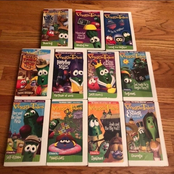 Lot of 11 Vintage VHS tapes Lesson in Veggie Tale with white hard case