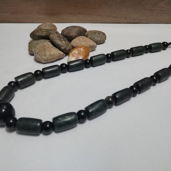 Jade-Halskette mit Obsidian