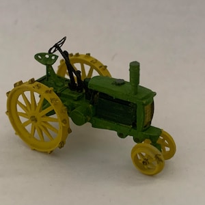 Miniature 1930&#39;s Tractor (HO Scale)