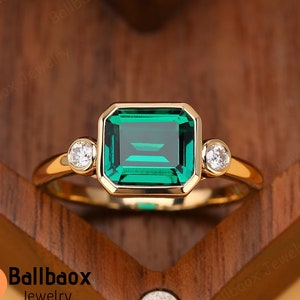 Emerald Cut Green Emerald Rings Vintage Solid 14K Yellow Gold Wedding Ring For Women Gemstone Anniversary Ring Three Stone Dainty Ring