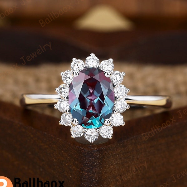 Vintage Oval Alexandrite Engagement Ring 14K 18K White Gold Promise Ring Bridal Ring Moissanite Halo Ring Art Deco Ring Anniversary Gifts