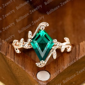 Kite Cut Anel de esmeralda verde sólido 14K ouro amarelo anel de noivado com pedras preciosas anel de prata inspirado na natureza anel de folha feito à mão anel de galho para ela