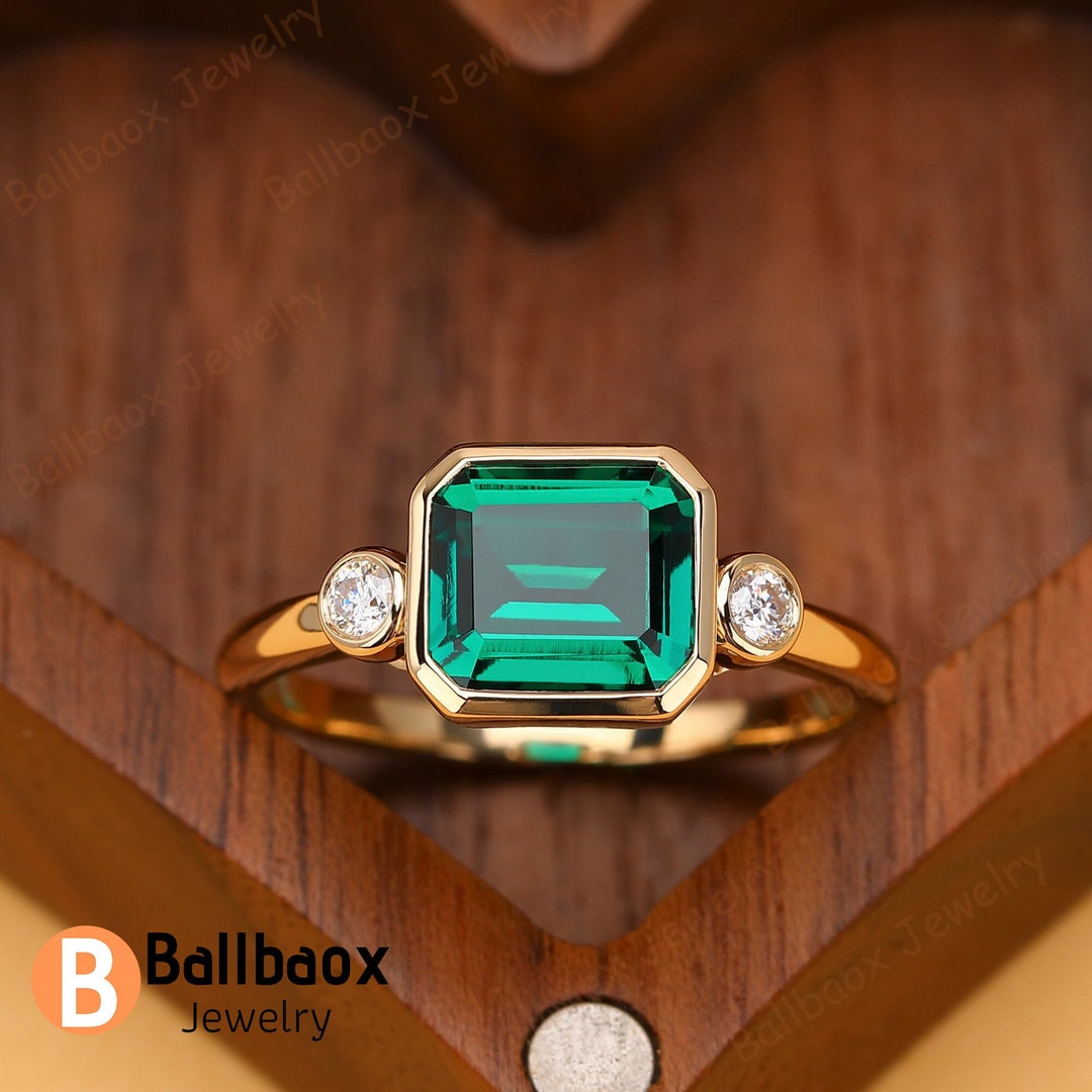 Emerald Cut Green Emerald Rings Vintage Solid 14K Yellow Gold Wedding