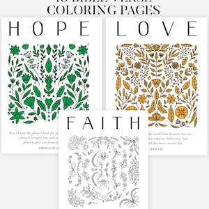 Op de afbeelding: Drie kleurplaten met de woorden "HOPE", "LOVE" en "FAITH" in grote zwarte letters. Elke pagina heeft een bloemenontwerp in groen, goud en zwart-wit. De bovenkant van de afbeelding luidt "10 BIBLE VERSE COLORING PAGES".