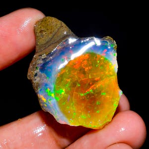 Oogverblindende hoogwaardige kwaliteit 100% natuurlijke Welo Fire Ethiopische opaal mooie ruwe losse edelsteen voor het maken van sieraden 44 kt.