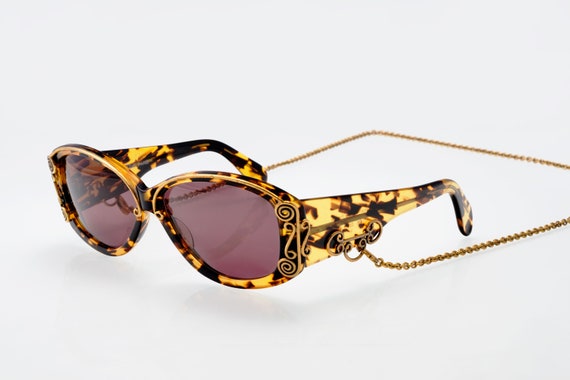 Tortoise Shell Sunglasses with Gold Chain Tortoiseshell Kris Tortoiseshell Chain-Detail Sunglasses - T  main image 3