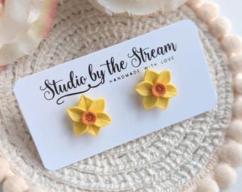 Daffodil studs - Spring earrings - Handmade from polymer clay - Embedded hypoallergenic posts