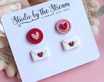 Pack de dos pendientes de San Valentín hechos a mano con arcilla polimérica.