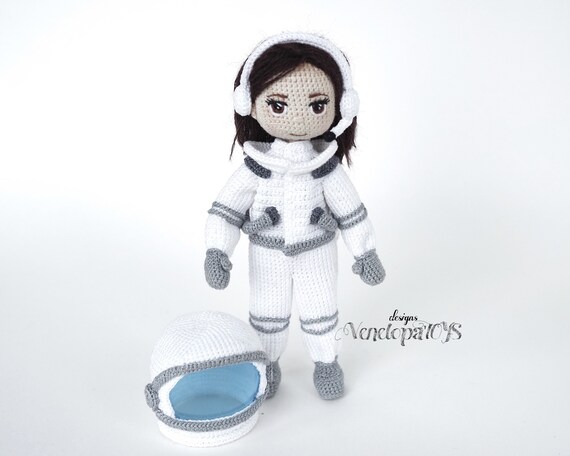 Crochet Pattern Outfit for Doll in Astronaut Costume Amigurumi