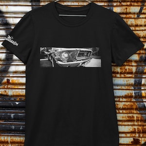Classic Cars Mustang T-shirt.
