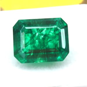 Real Emerald Stone From Sri Lanka Emerald Cut 9.75Cts Emerald Gemstone Hand Mined Powerful Original Emerald Stone Apt For Rings Any Jewelry