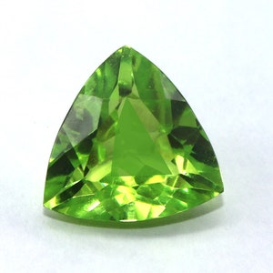 Authentic Peridot Gemstone 9.15Cts Trillion Shape Green Peridot From Ceylon Sri Lanka Green Stone For Rings Pendant And Astrological Jewelry